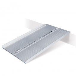 Klappbare Auffahrrampe, Länge 1220 mm, BxH 730x45 mm, geklappt 360 mm breit