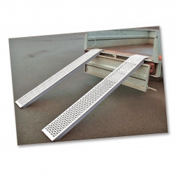 Alu-Auffahrschienen (Paar) LxB 2500x260 mm, Höhe 75 mm, Tragkraft 2000 kg pro Paar