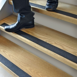 Anti-Rutsch-Band, schwarz, Rutschsicherheit nach DIN 51130 Kategorie R13, Breite 50 mm, Länge 18,3 m