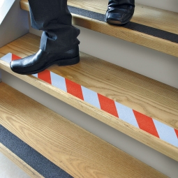 Anti-Rutsch-Band, weiß/rot, Rutschsicherheit nach DIN 51130 Kategorie R13, Breite 50 mm, Länge 18,3 m